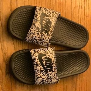 Black And White Nike Slides